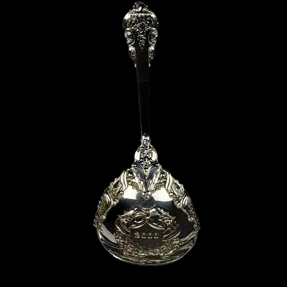 Wallace Silversmith Grande Baroque 2000 Christmas Wreath Sugar Spoon Sterling